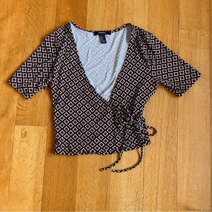 Forever 21 V Neck Wrap Crop Top Size S Navy & Cream